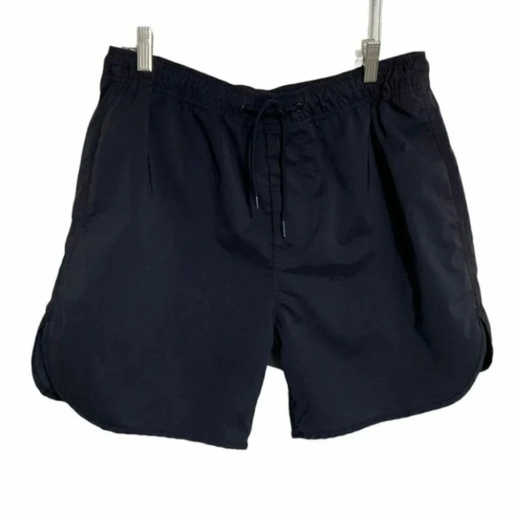 H&M L‎ Black drawstring athletic shorts w/ pockets